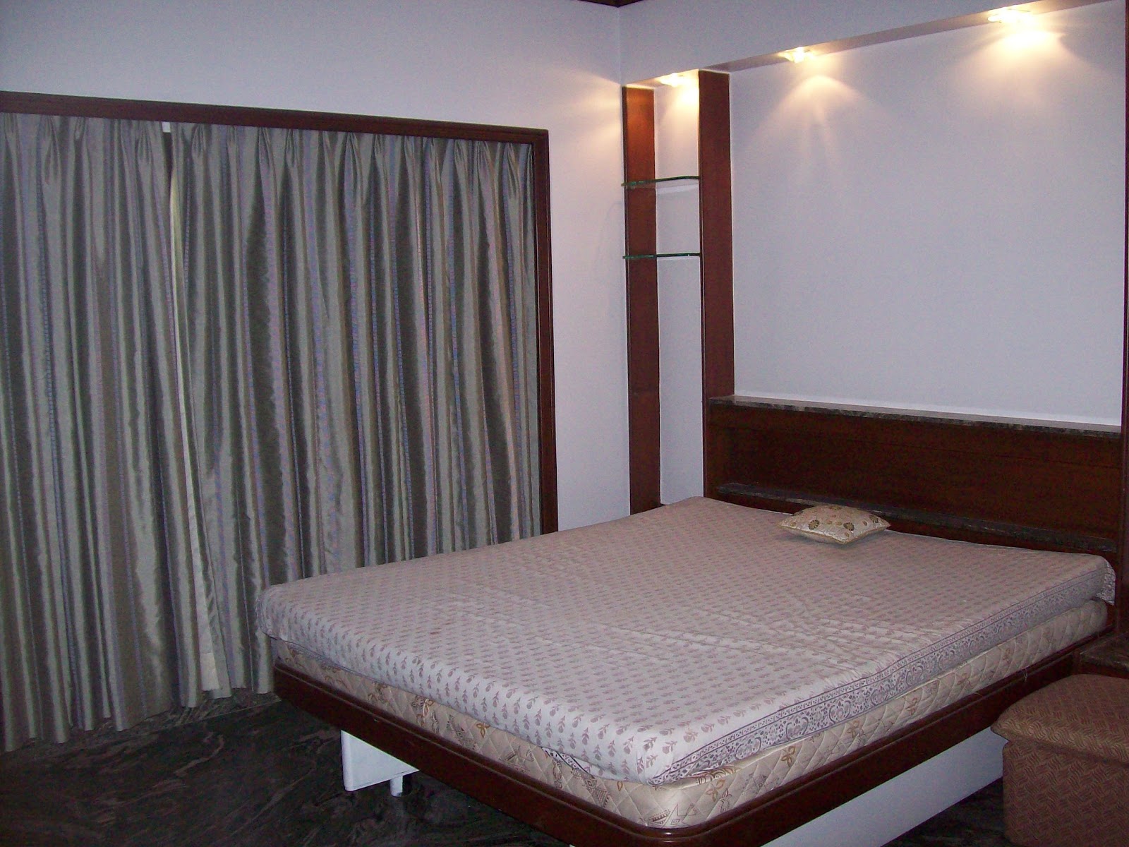 Everest Chambers 2BHK FlatApartment For RentLease 2.25Lac Malabar