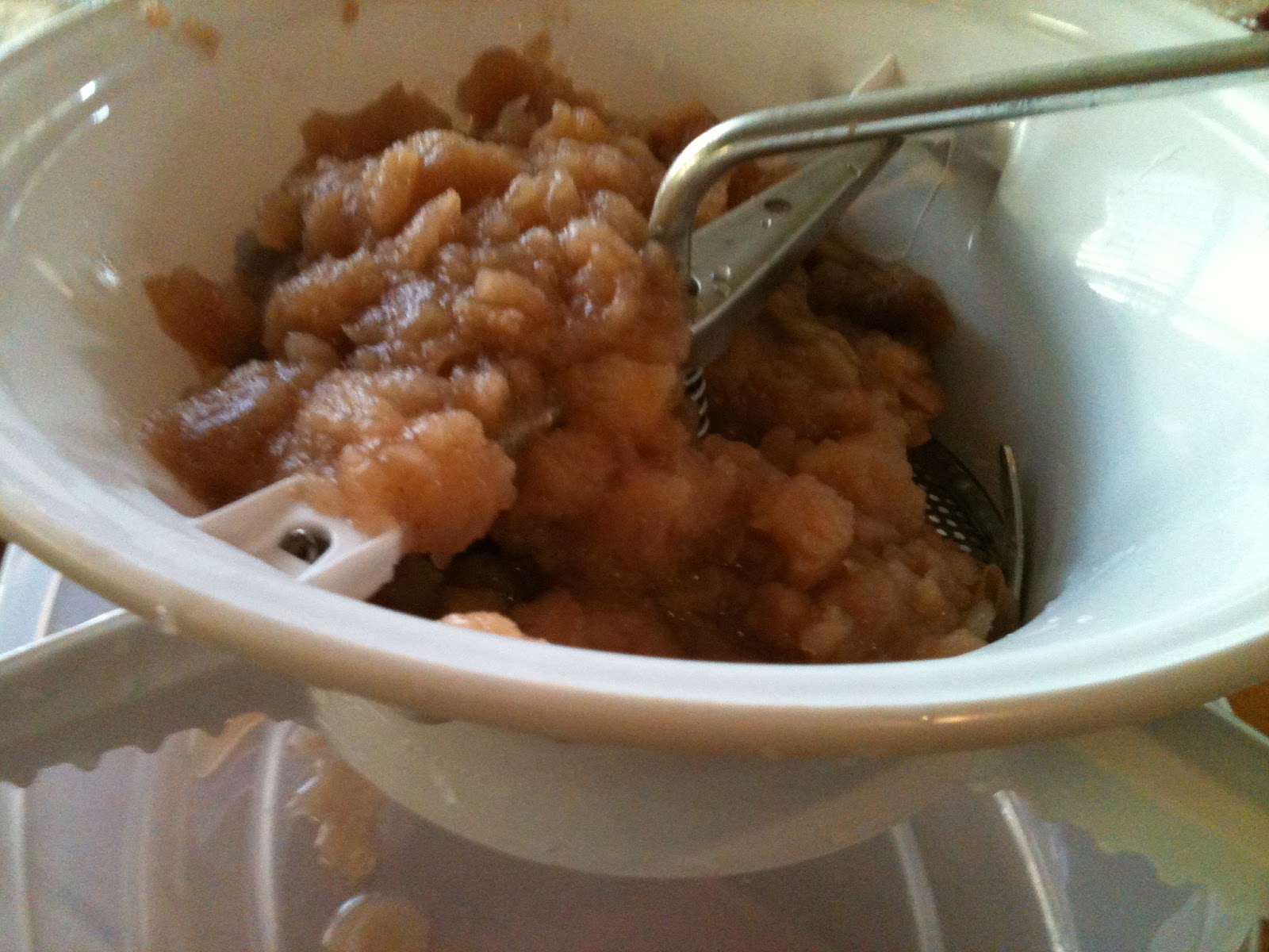 Kitty's Kozy Kitchen Homemade Applesauce