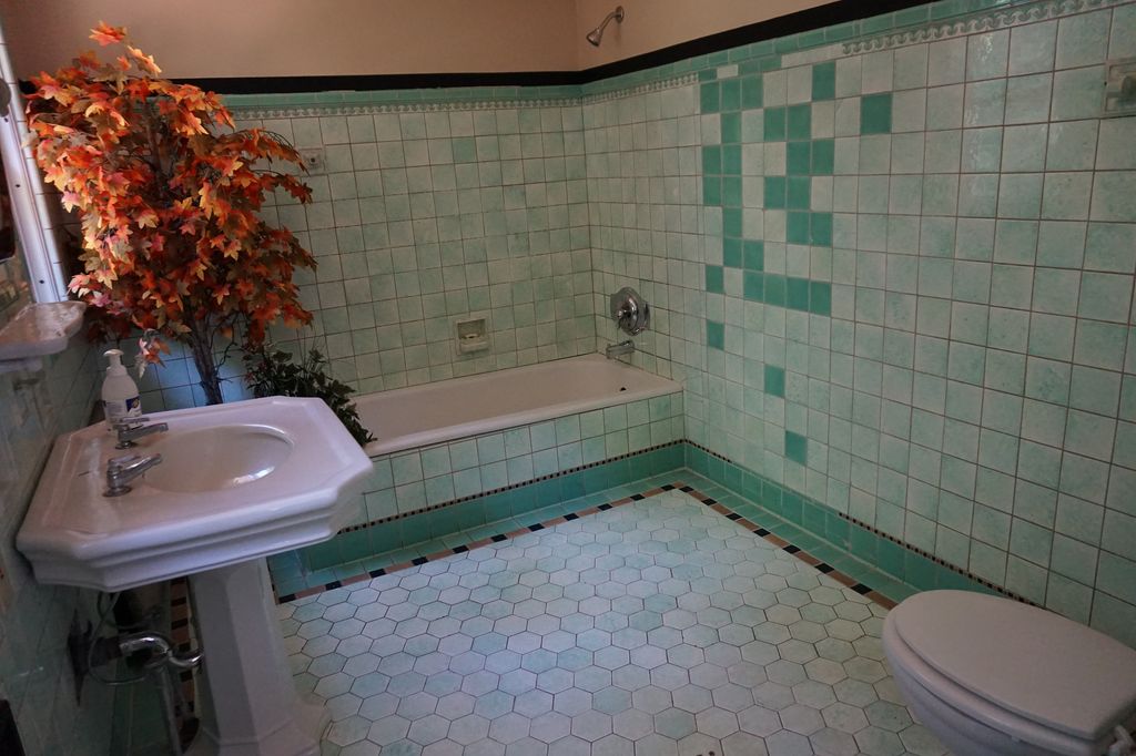 Sweet House Dreams 1927 Rutherglen Mansion Bed and Breakfast in