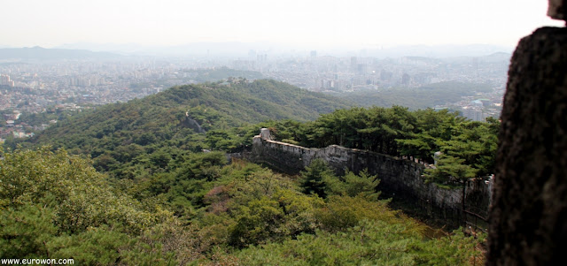 Vista de Seúl desde la muralla