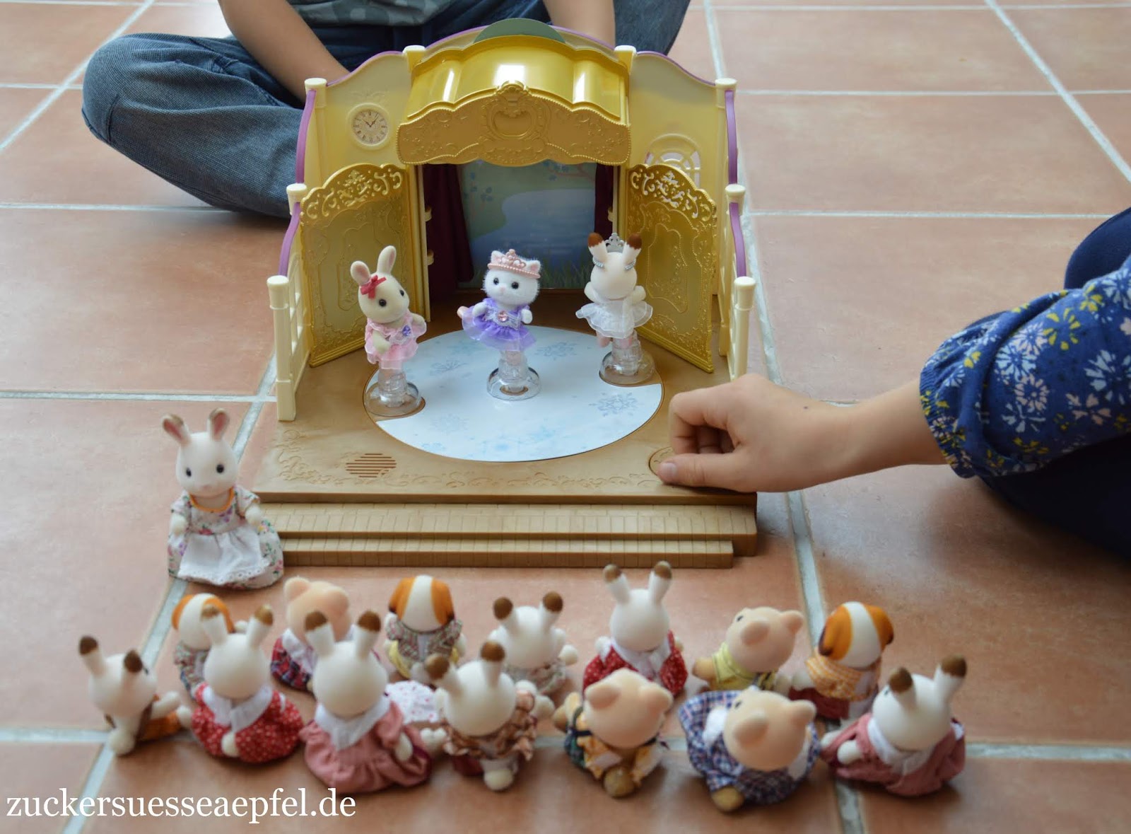 Ein Puppenhaus Fur Jungs Warum Denn Nicht Apfelbackchen Familienblog