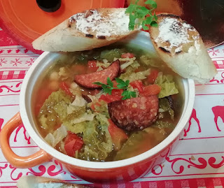 Supa de naut cu varza creata si chorizo