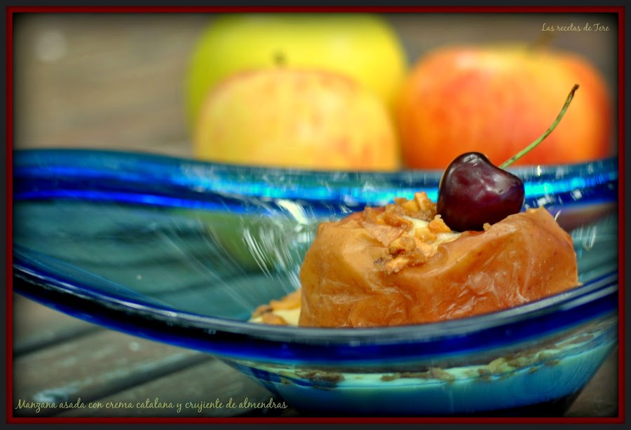 Manzana asada con crema catalana y crujiente de almendras 01
