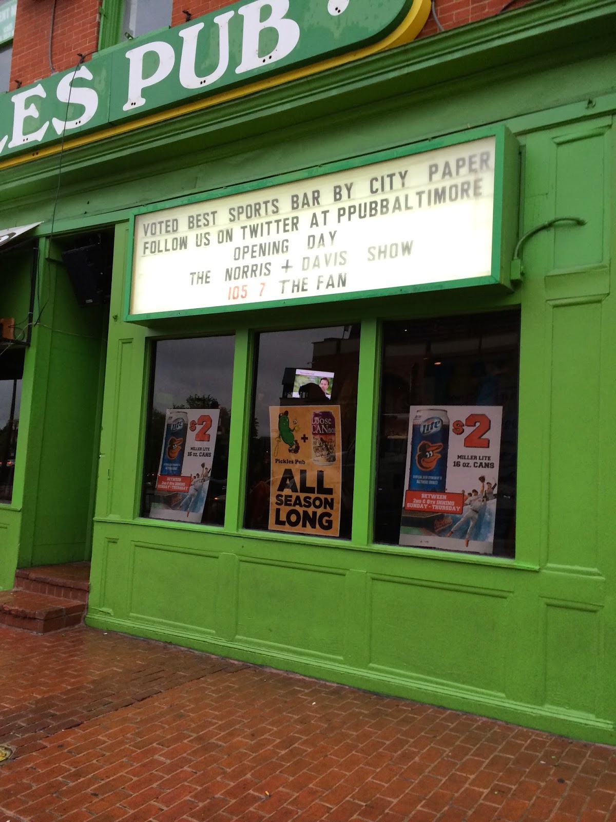 GREAT EATS HAWAII PICKLES PUB BALTIMORE, MARYLAND