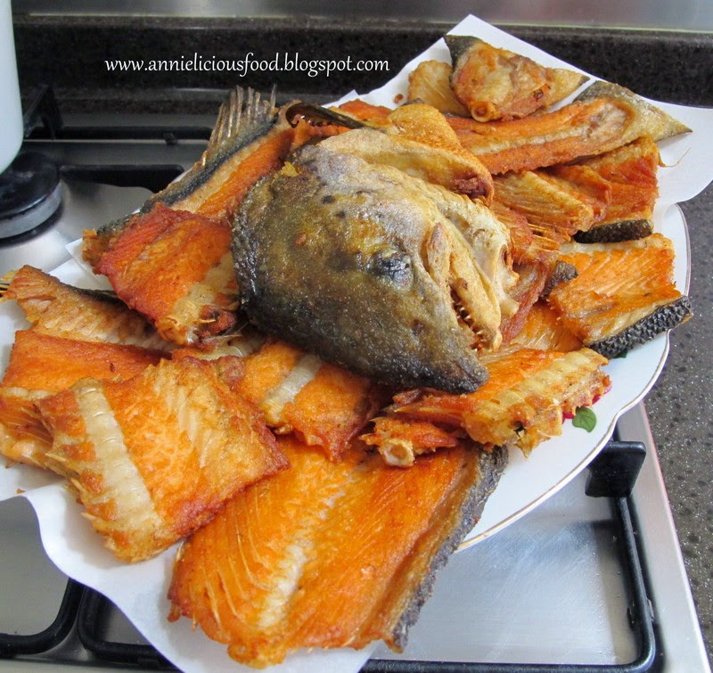 Annielicious Food Salmon Fish Bone Tofu Soup (三文鱼骨豆腐汤)