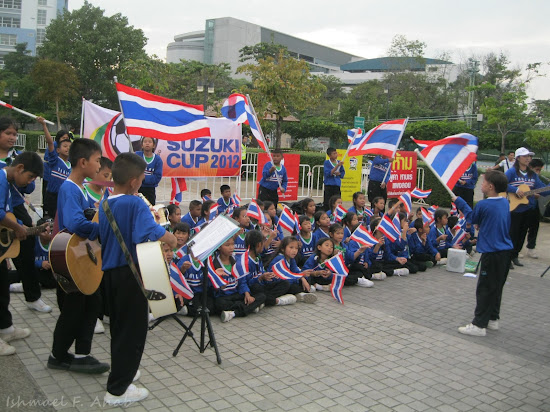 Thai kids as cheering squad