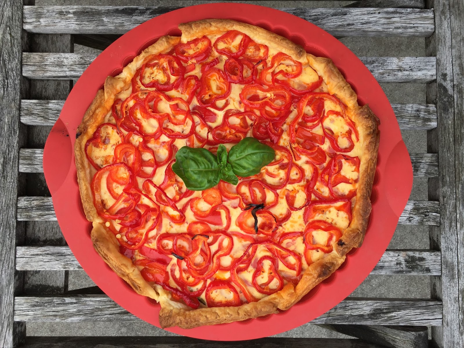 Groni's Kitchen PaprikaSalamiQuiche