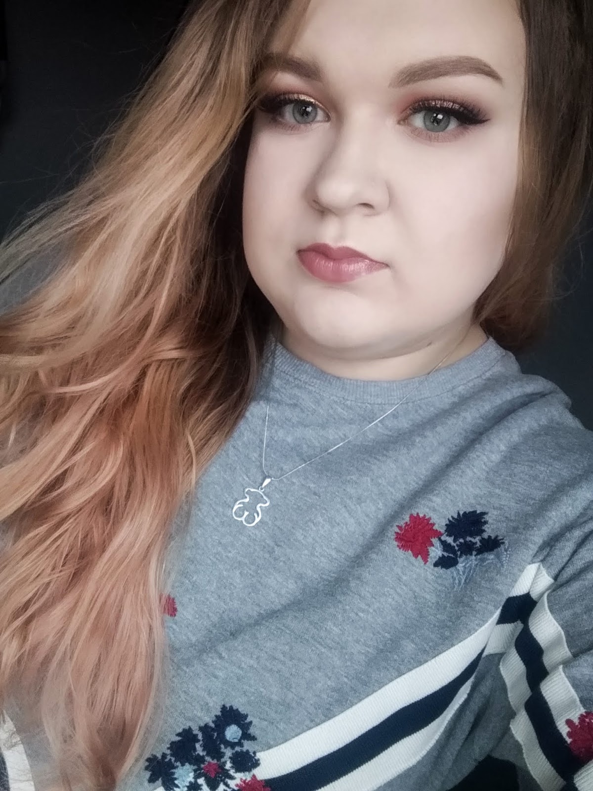 Majmejkap Makijaż Sylwestrowy Wersja Użytkowa Lovely Maybelline