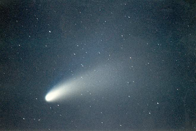 Dalam dunia astronomi tentu kamu akan mendengar istilah komet Perbedaan Komet dan Asteroid
