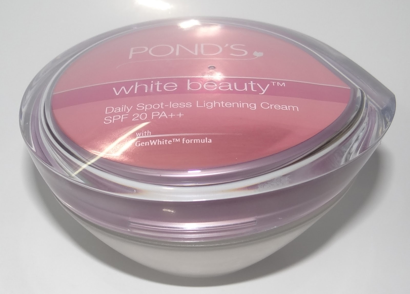 PONDS WHITE BEAUTY DAILY SPOT LESS LIGHTENING CREAM Review & photos Chamber of beauty
