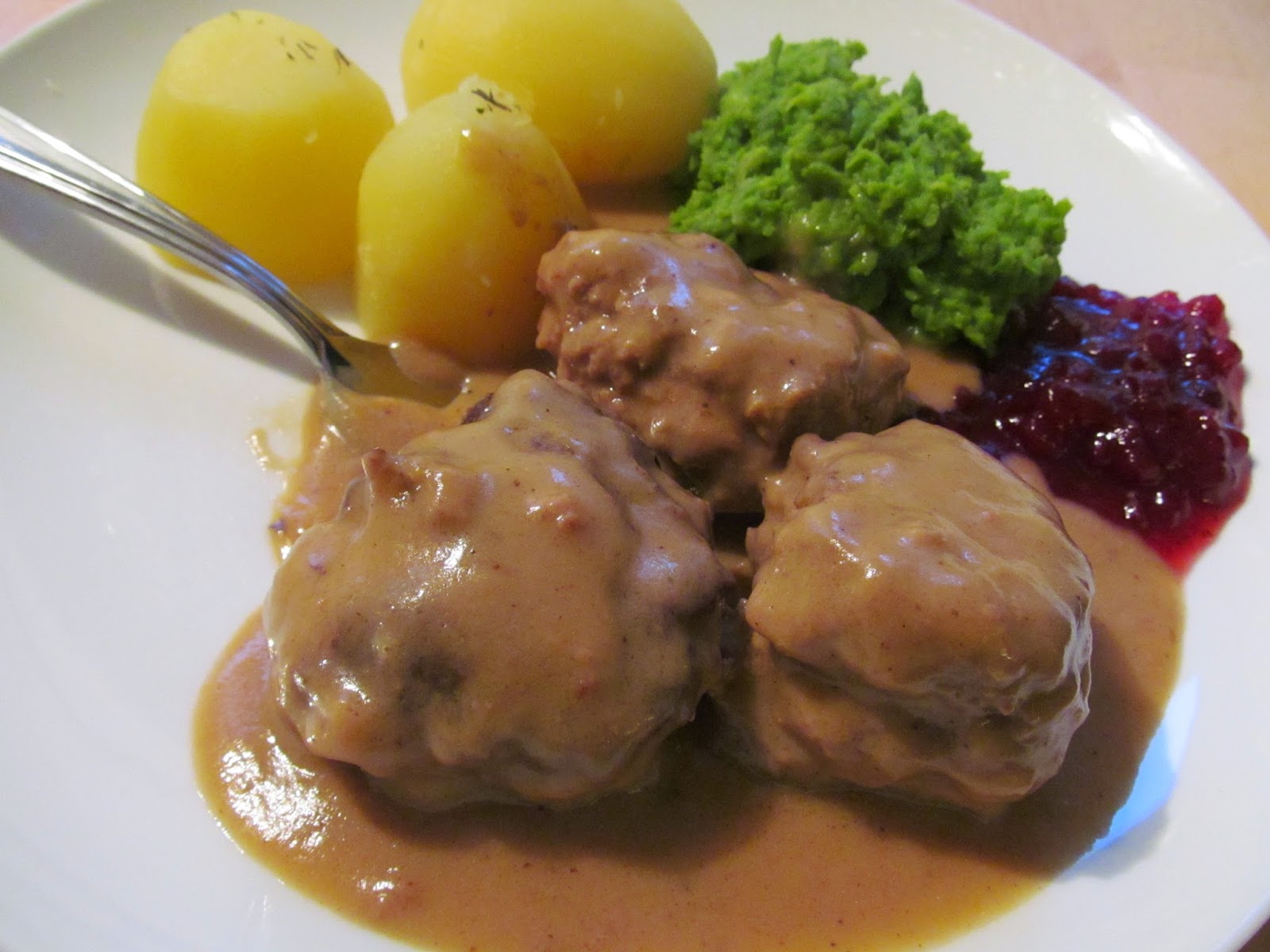 For the love of dinner Norwegian Meatballs In Brown Gravy With Pea Puree