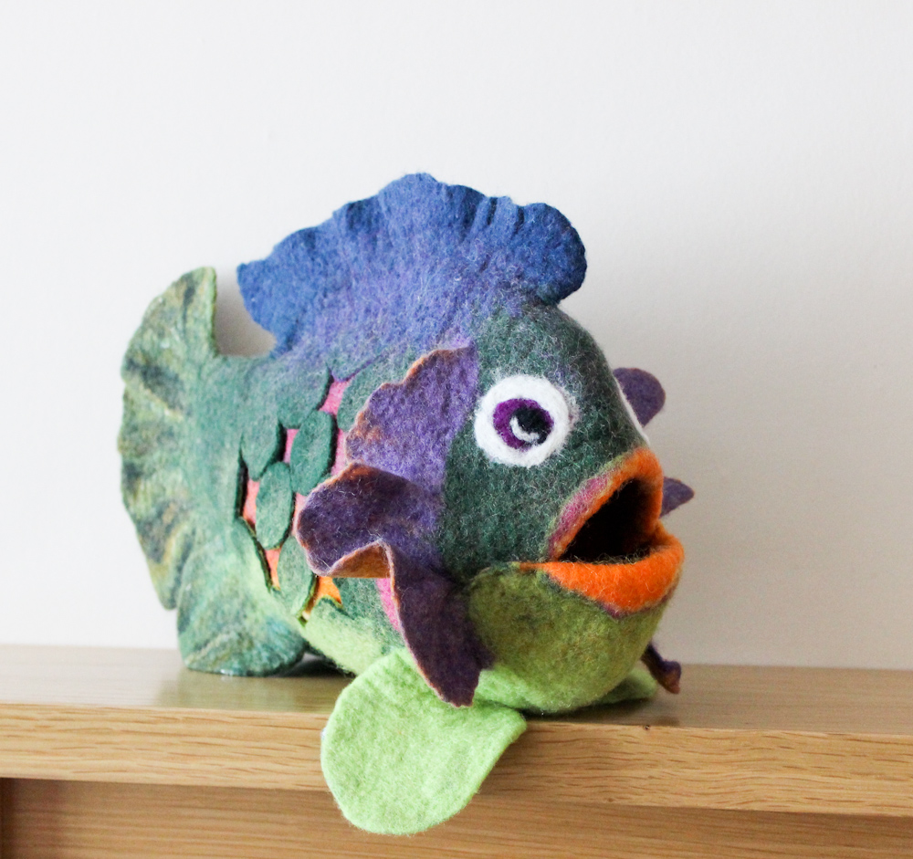 фелтинг рыбы. Gone felt. рыбка из шерсти валяние. Gone felt. кошелек из шерсти градиент.