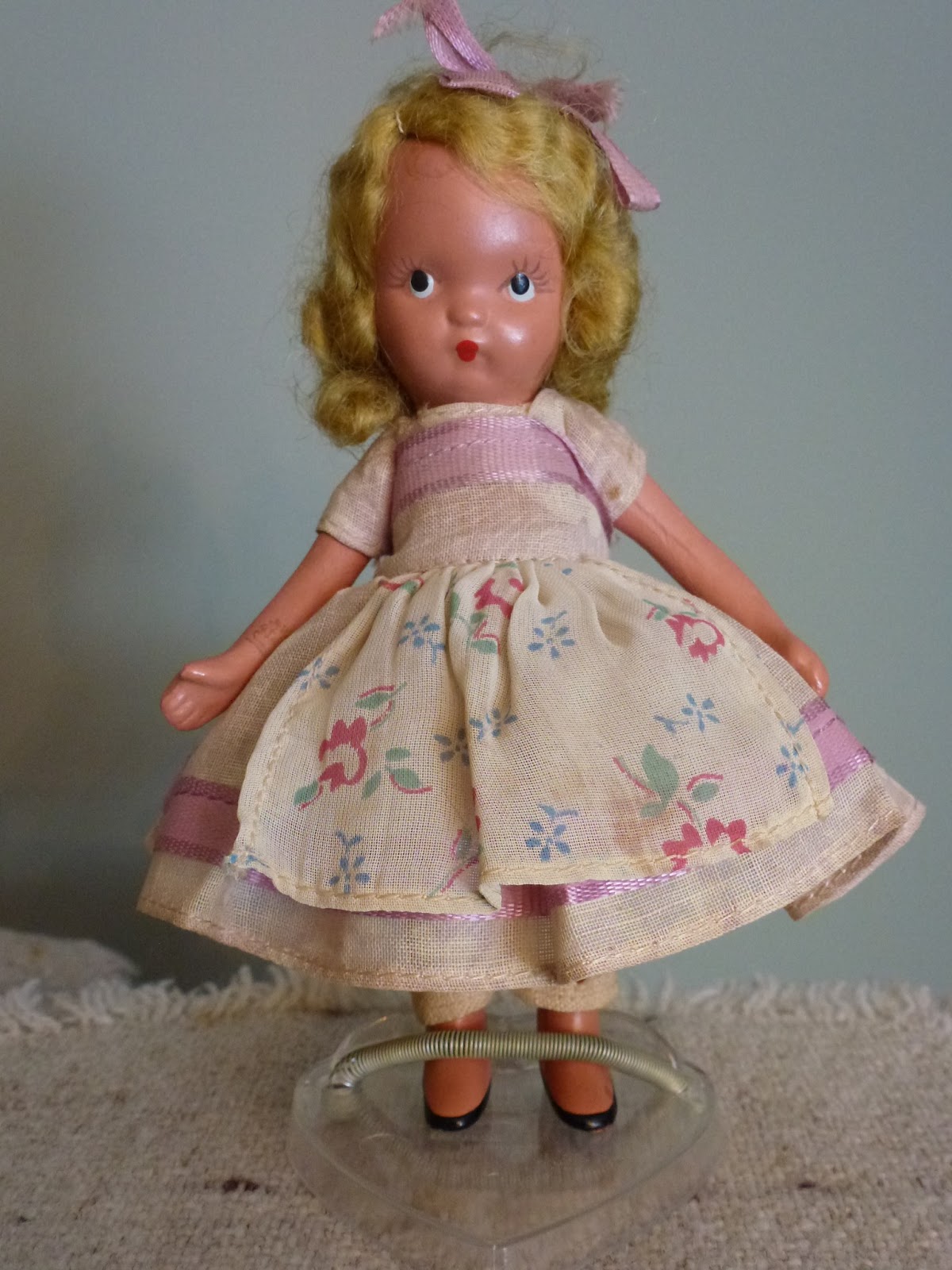 Nancy Ann Storybook Dolls Storybook Series 113 "ROSES ARE RED