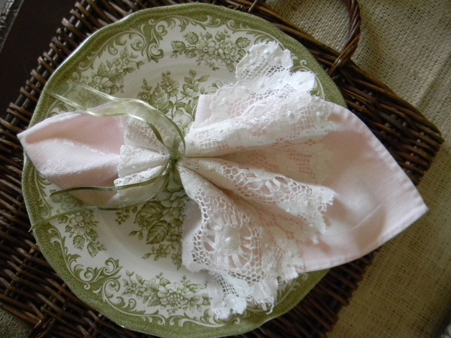 Lacy Fan Napkin Fold Tutorial