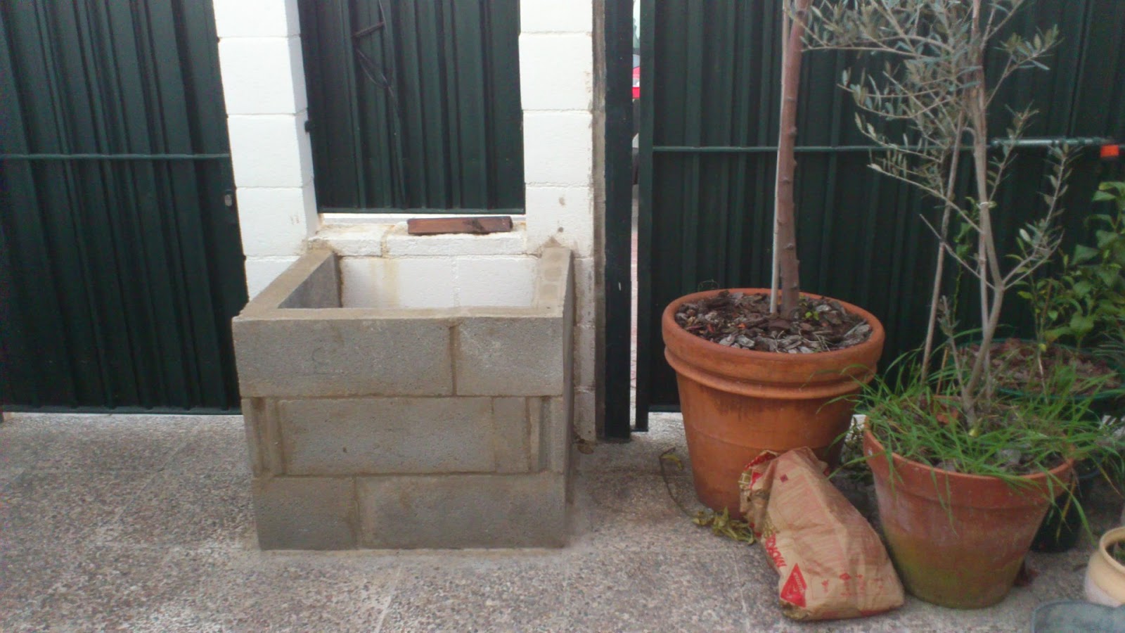 La terraza de Gerión: El patio delantero