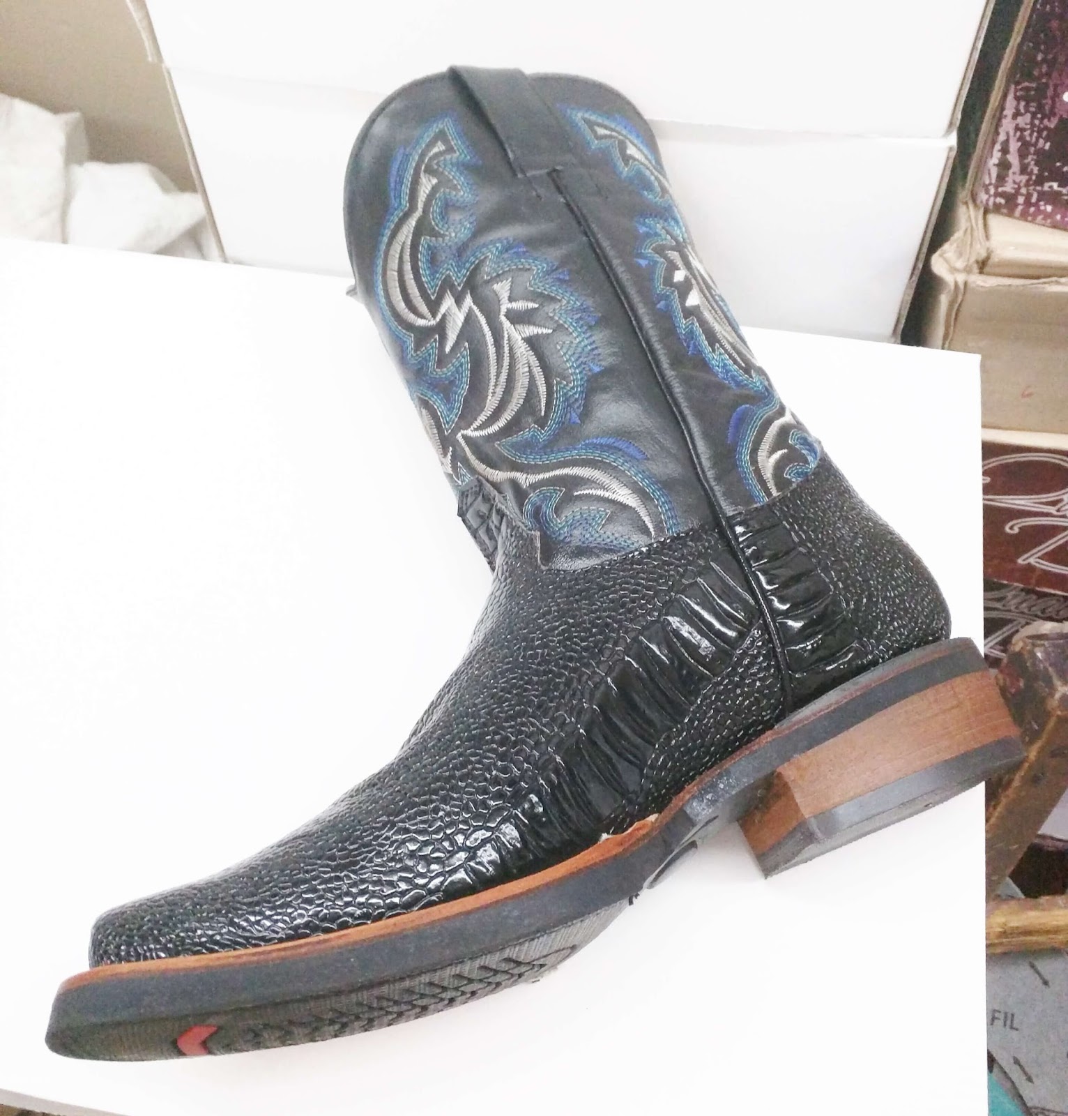 botas de pata de avestruz negras