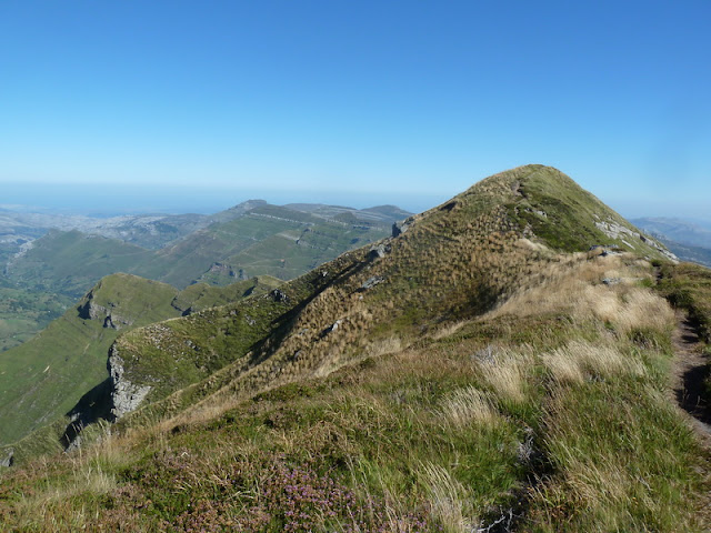 CASTRO VALNERA, 1.701m (Una montaña dominante) P1170818_resize