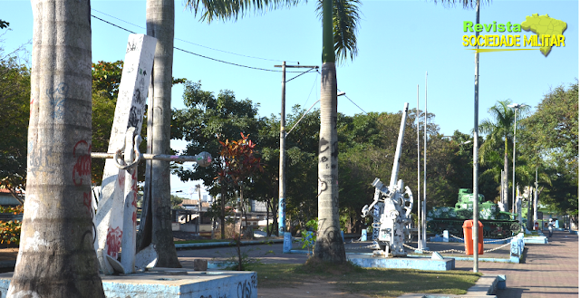 Praça ex-combatentes São Gonçalo Mina e tanque