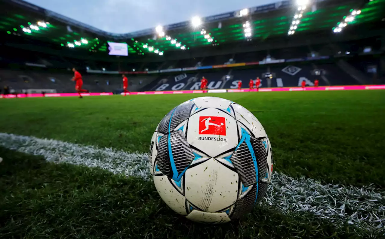 La Bundesliga sólo permitirá 239 personas en cada estadio si reanuda la actividad La Bundesliga sólo permitirá 239 personas en cada estadio si reanuda la actividad