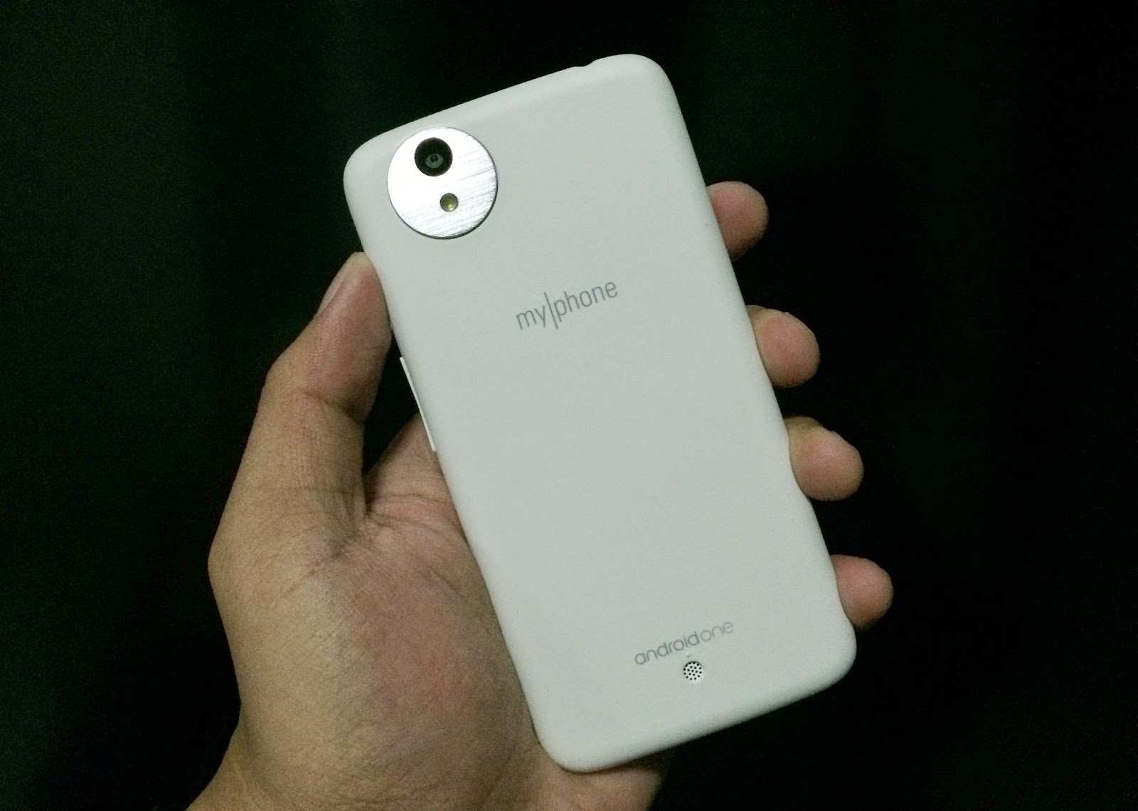 MyPhone Uno Review A true smartphone experience for a cheap price tag