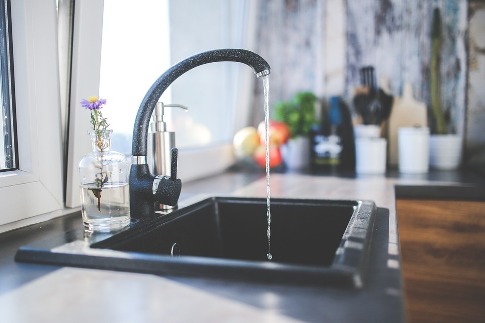 pixabay.com/en/tap-black-faucet-kitchen-sink-791172/