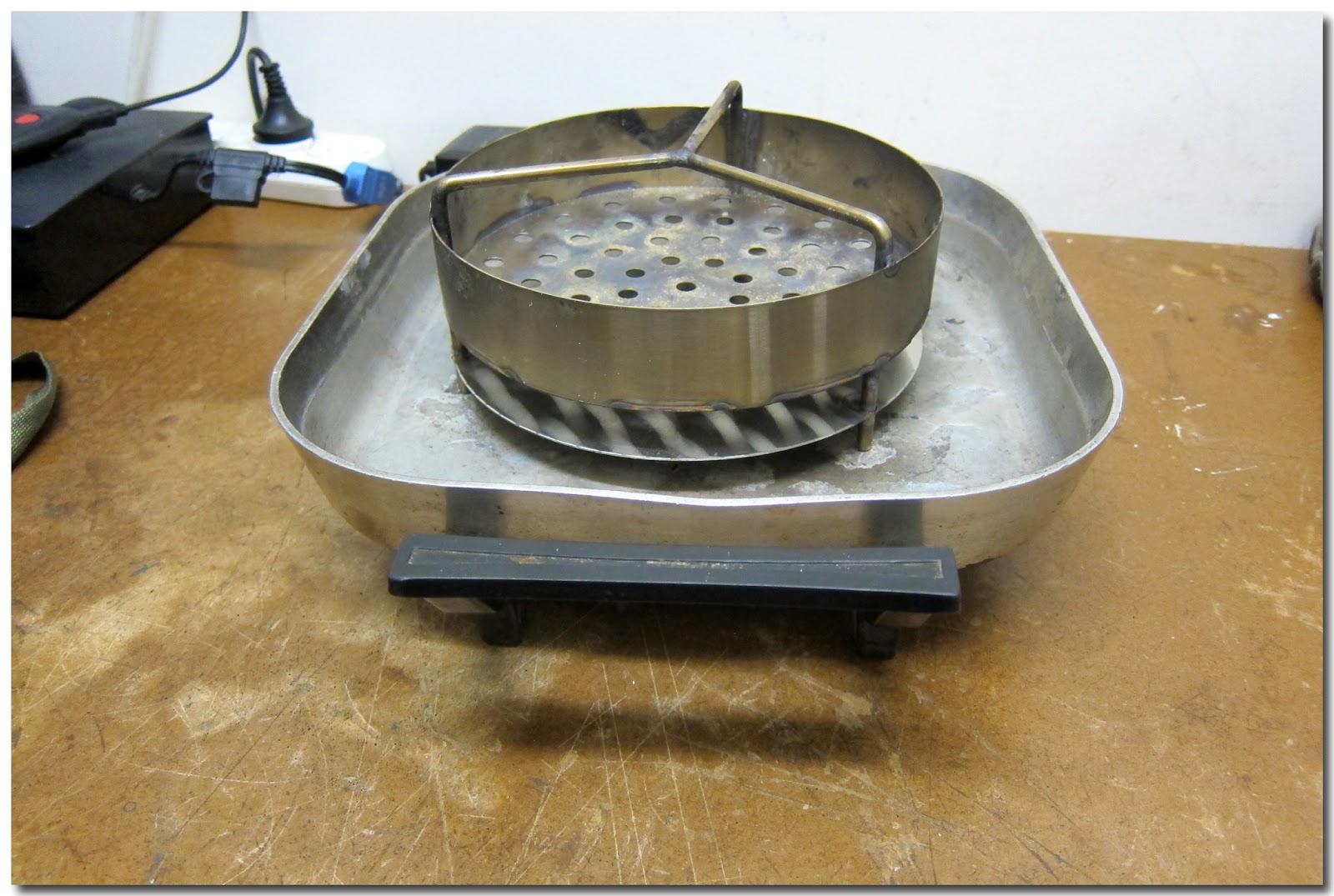 Bushtracker Travels RosnRoss Camp Oven Cooker