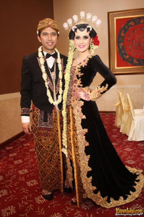 18 Model dan Nama Baju / Pakaian Adat Jawa Timur, Jawa Barat, Kota