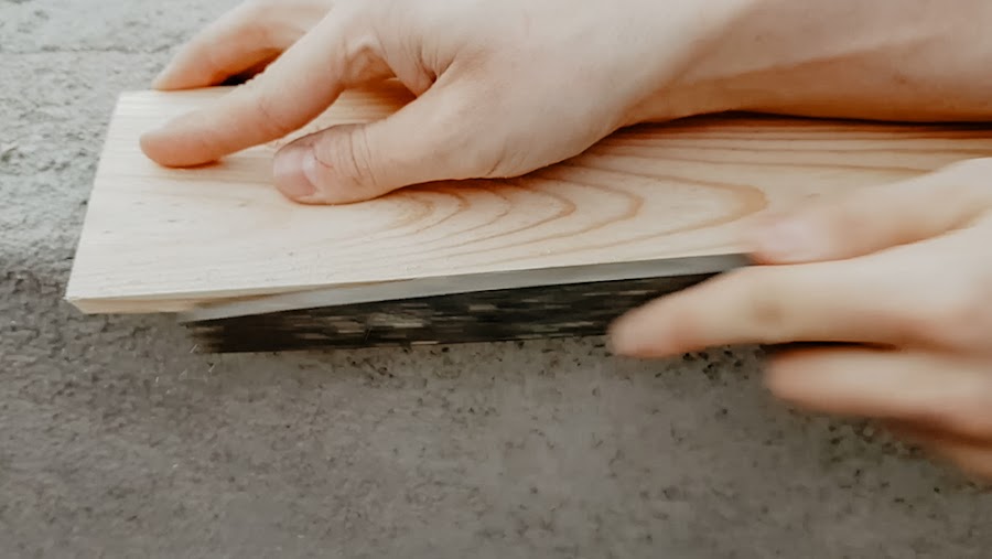 estanteria para minerales, estanteria madera, estanteria triangulo, pintar palet, esencia indie, indie, 