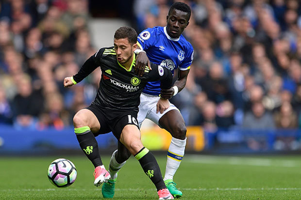 Mesmo com bela atuação de Hazard, líder Chelsea fica no empate no Inglês