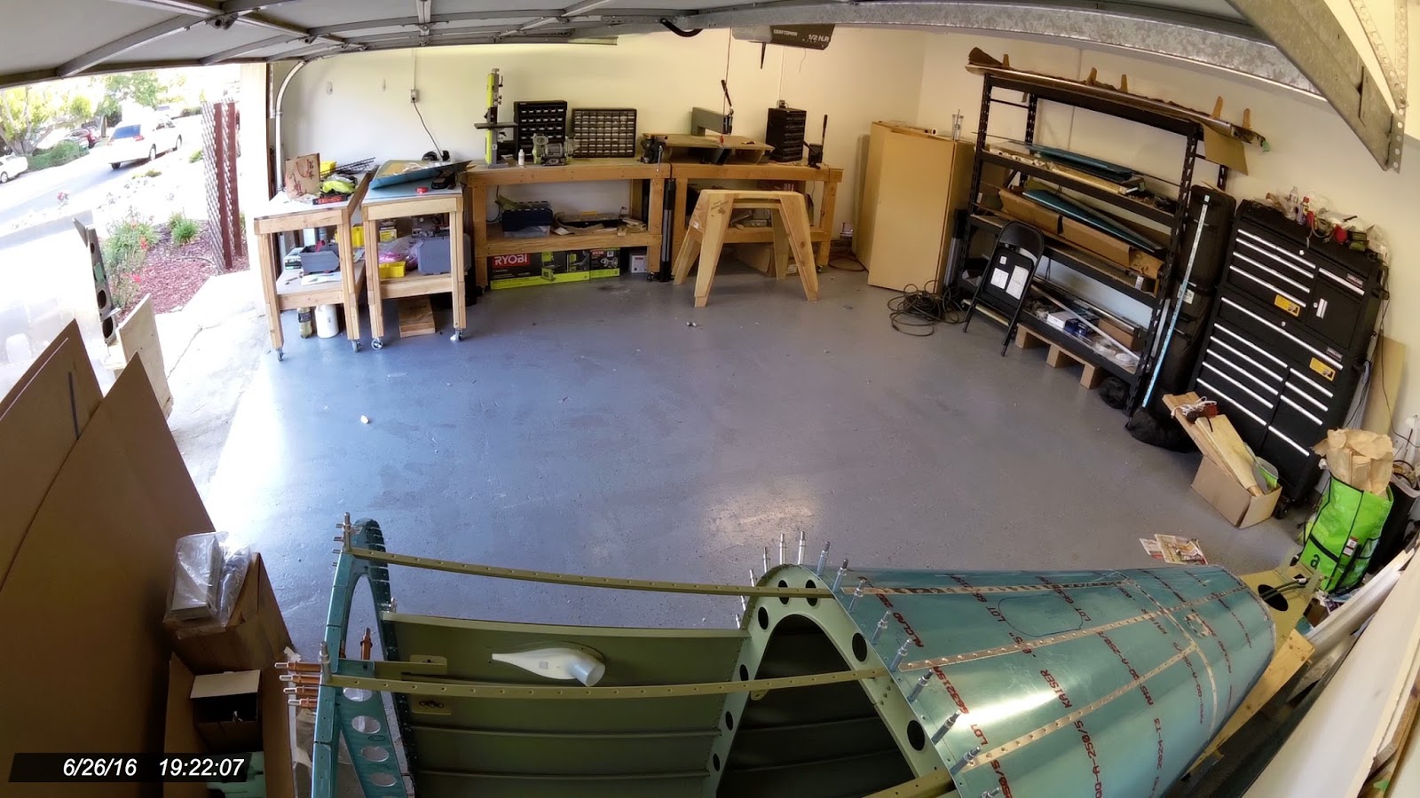 Damazio family's RV10 project Wing stand