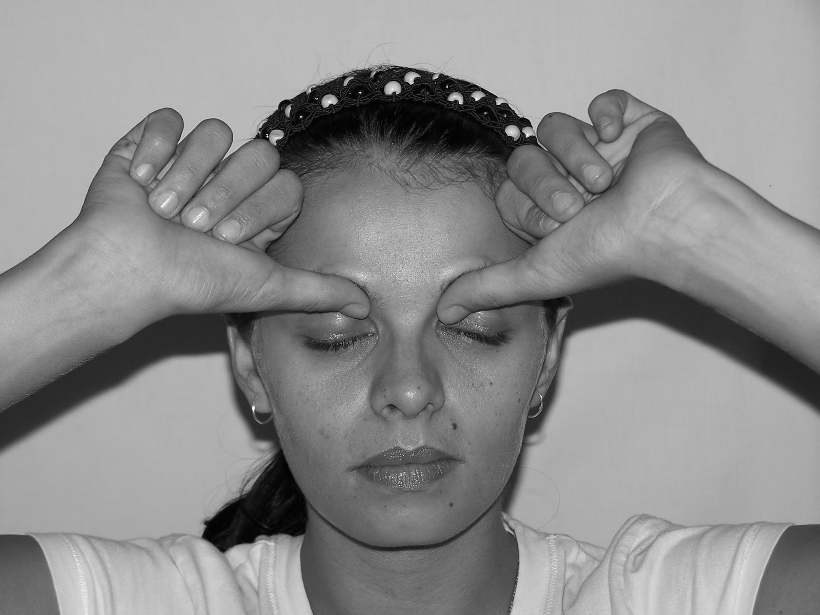 Eliminate Dark Eye Bags And Crow's Feet With Facial Gymnastics