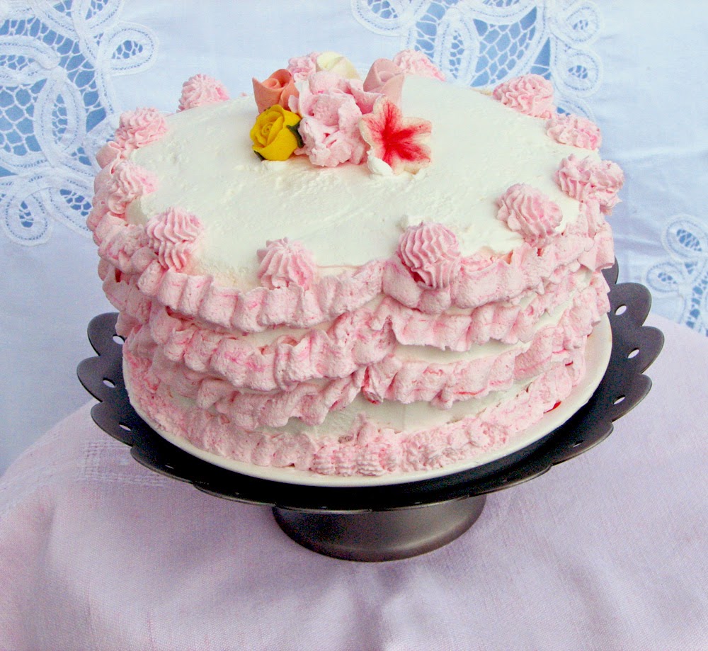 Tort cu dulceata de trandafiri