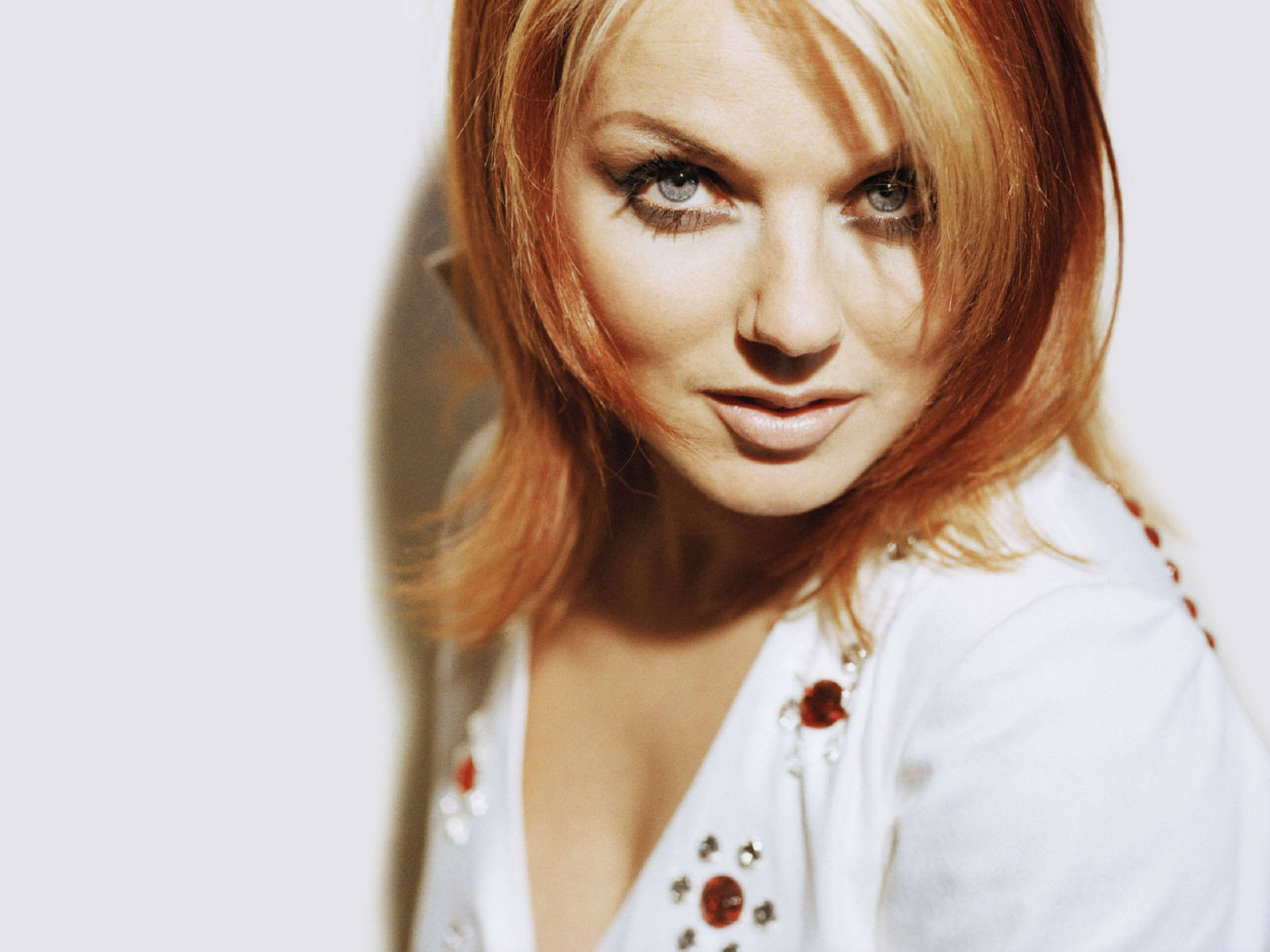 http://2.bp.blogspot.com/-ddxR0YpDSW4/TyvPAzCVltI/AAAAAAAAHso/ITQjhGYQyfo/s1600/Geri_Halliwell_96_1600x1200_Wallpaper.jpg