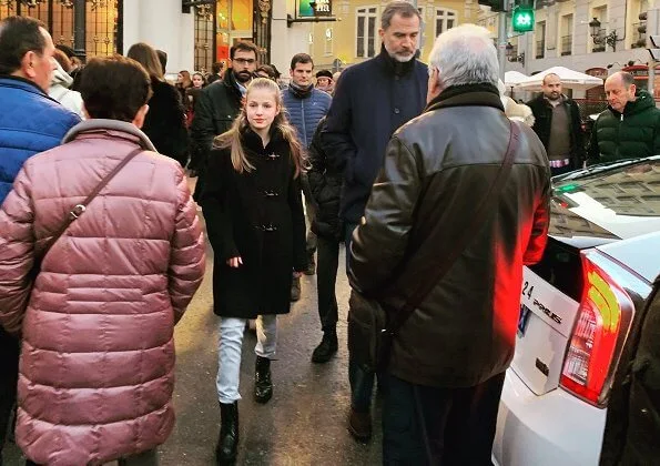 Princess Leonor wore a wool and cashmere coat by Fay collection. Queen Letizia, Princess Leonor and Infanta Sofia were going to cinema