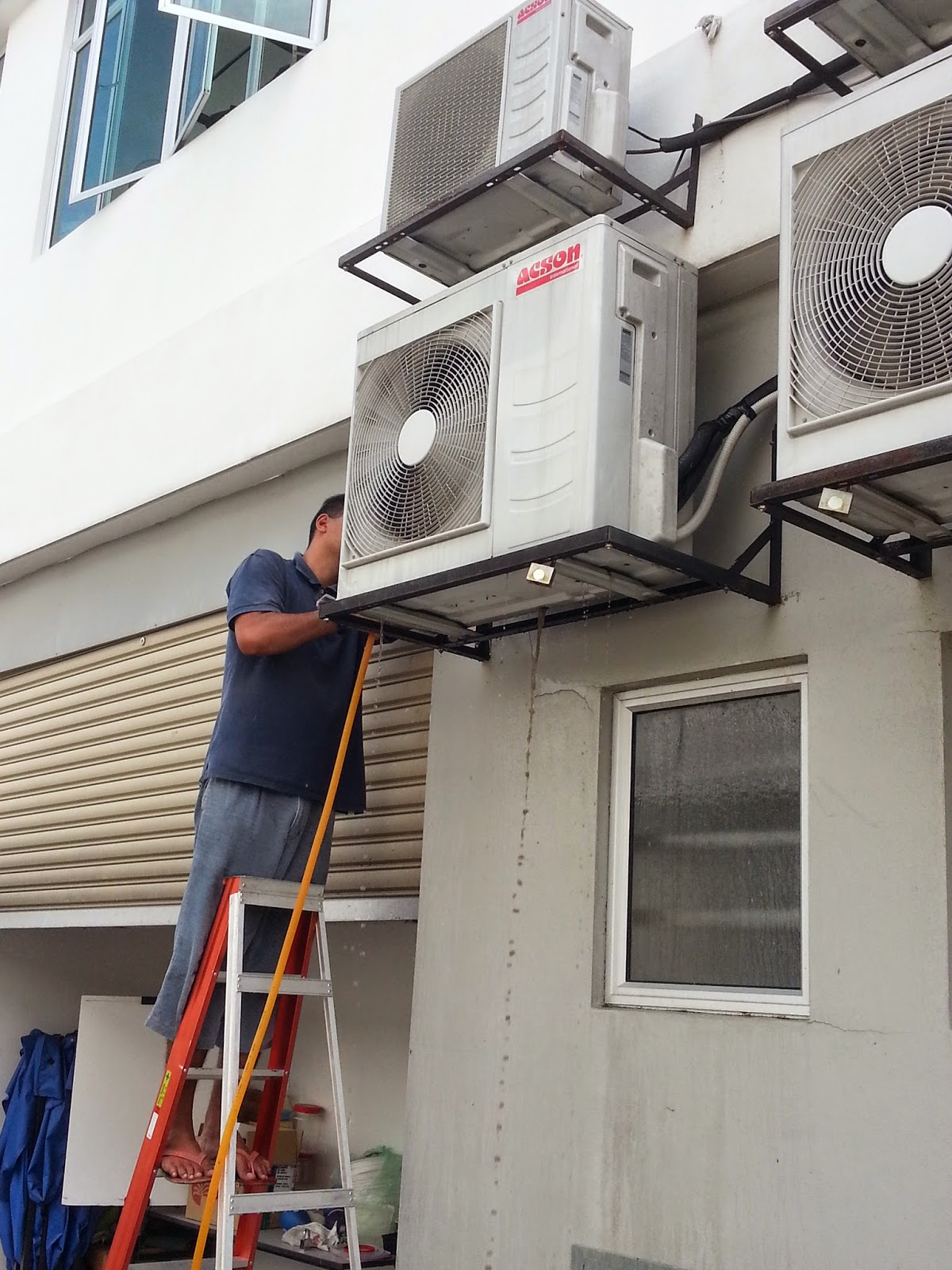 Hairi Aircond Services AIRCOND SERVICE BALAKONG