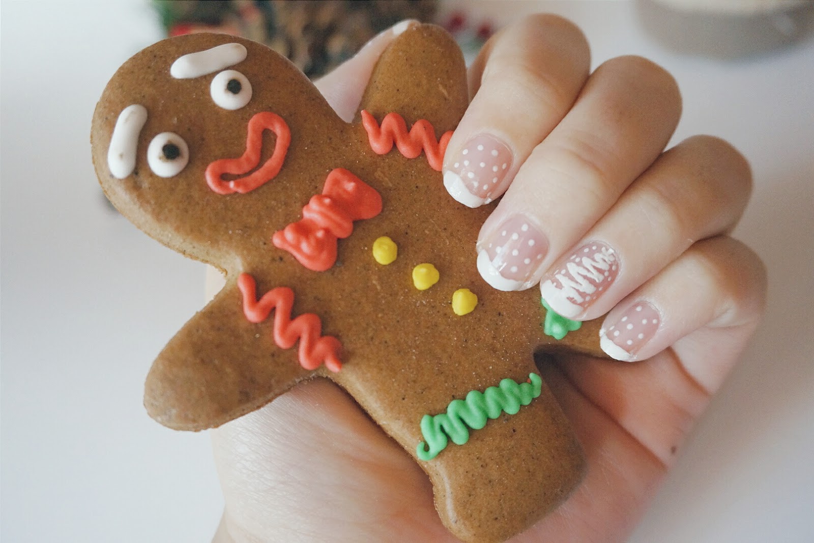 sarahjslee Easy White Christmas Nail Tutorial