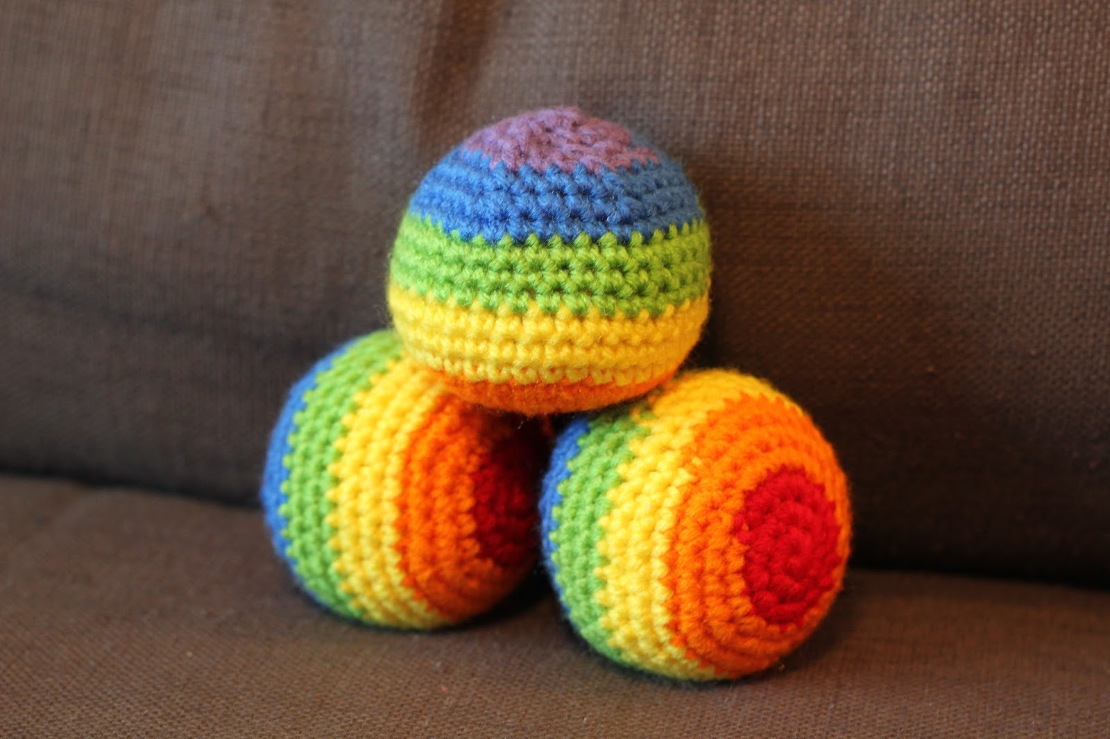 crafting for my sanity crochet rainbow juggling balls. free pattern