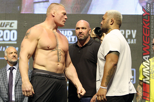 06-Brock-Lesnar-Mark-Hunt-UFC-200-weigh.jpg