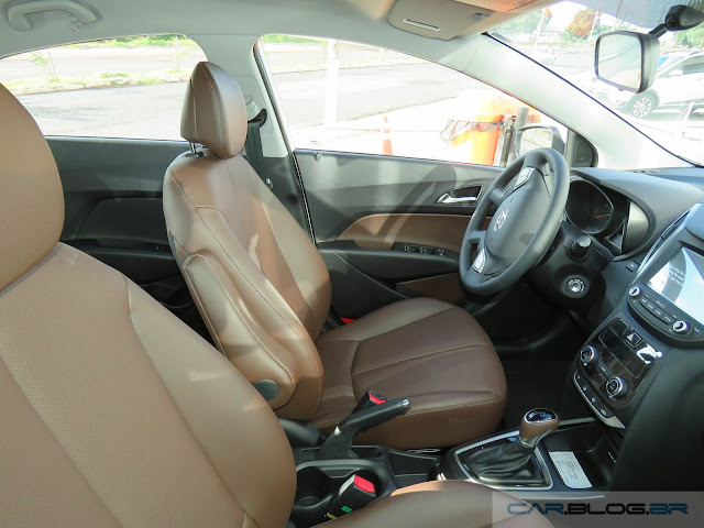 Hyundai HB20 2016 - interior marrom
