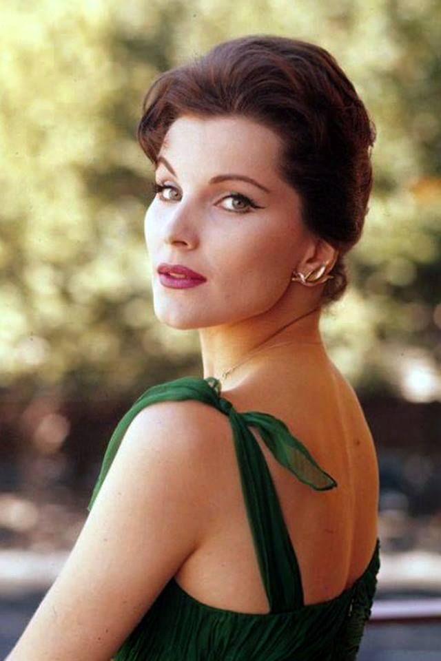 42 Glamorous Color Pics of Debra Paget in the Late 1940s and 1950s