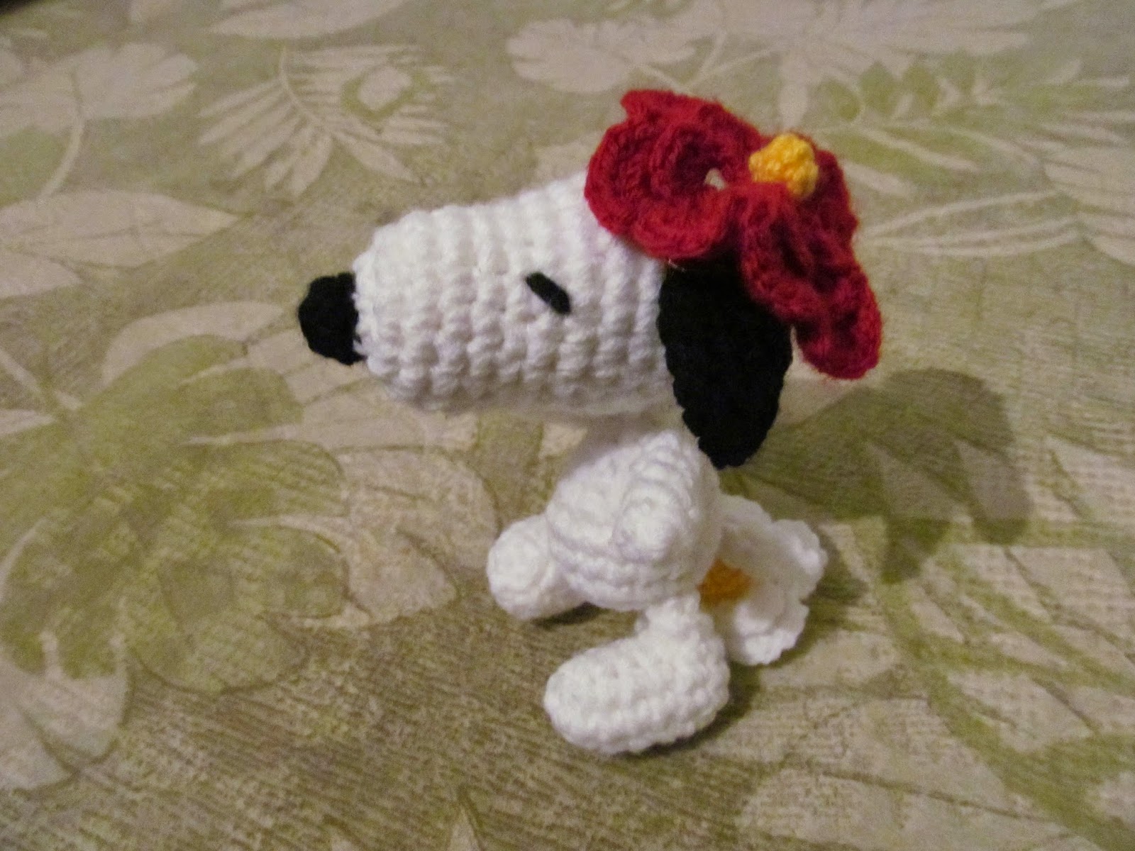 Purple Frog: Amigurumi Snoopy and Flower hair clips
