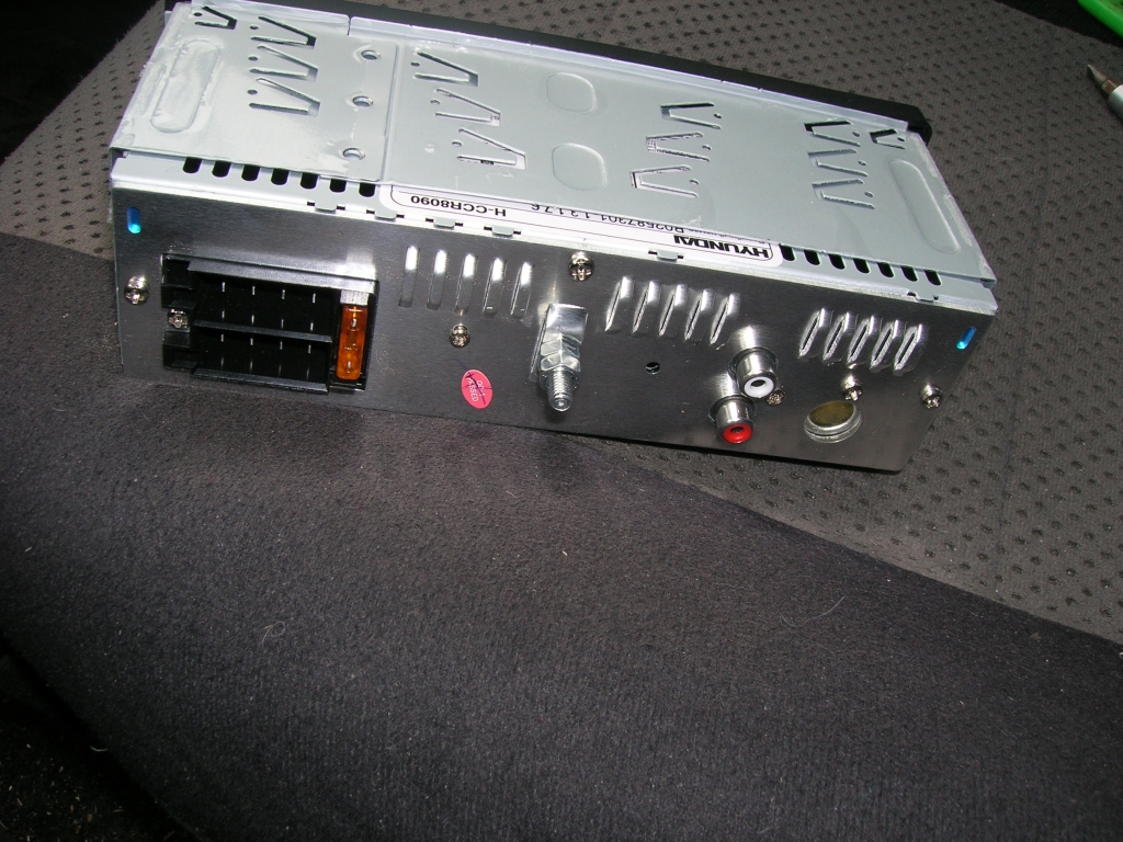 Рено Логан 2007 - бортовой журнал: Установка автомагнитолы в Рено Логан ...