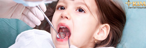 bé bị chảy máu chân răng bé bị chảy máu chân răng