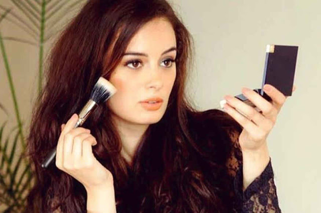 evelyn sharma hot images 