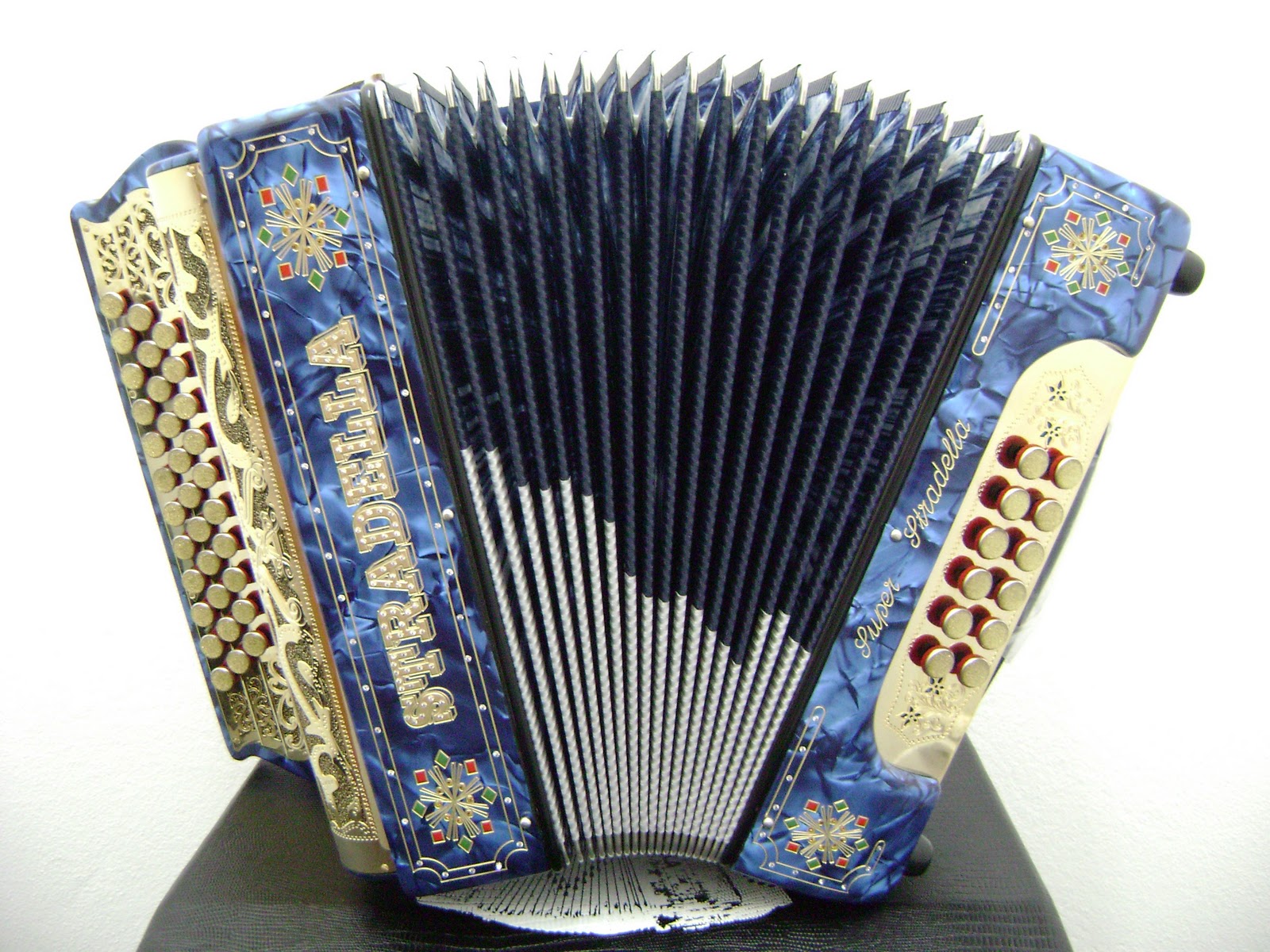 Concertinas STRADELLA Concertinas da famosa marca STRADELLA