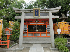 八坂神社美御前社