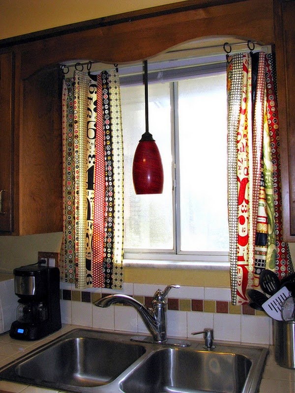 Rideau avec des bandes de tissu