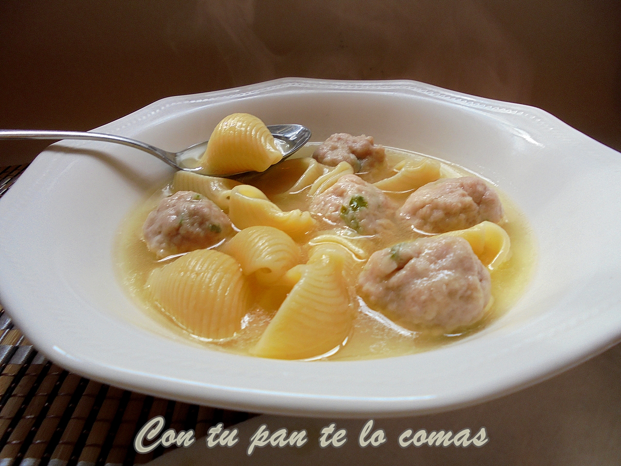 Con tu pan te lo comas SOPA DE GALETS CON ALBÓNDIGAS