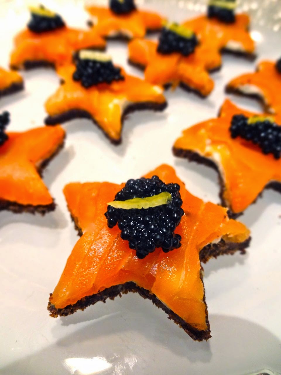 Scrumpdillyicious: Smoked Salmon &amp; Caviar Star-Shaped Canapés