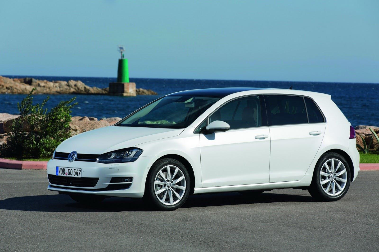 2016 Volkswagen Golf VII GTI Photos